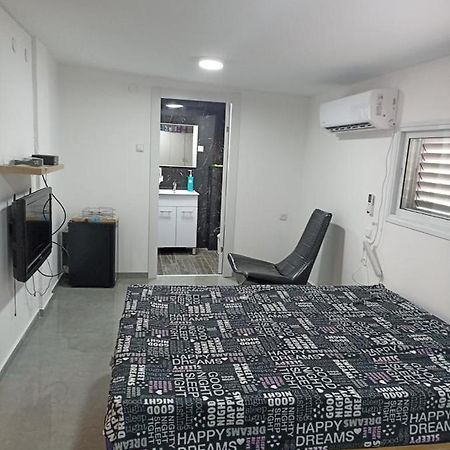 שמילה אירוח 1 Apartamento Arad Exterior foto